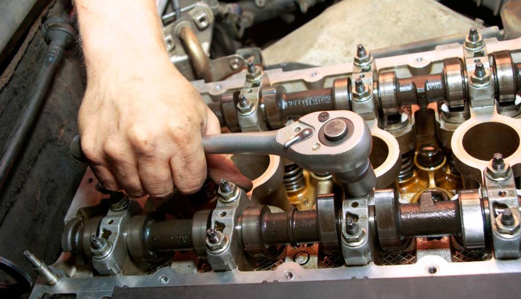 ремонт двигателя автомобиля